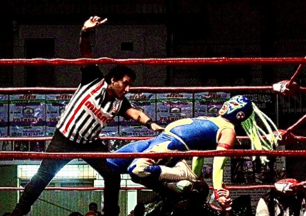Pentagón Júnior deleitó nuevamente a la afición de la Arena Xalapa, junto a Octagón Júnior, para que, con base a habilidad y agilidad, derrotar a dos máquinas de destrucción como Taurus y Abismo Negro Júnior.

