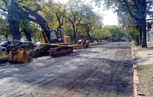 Al decir de los trabajadores de la repavimentación de la avenida Ruiz Cortines,  la falta de concreto en las empresas locales ha retrasado esta y otras obras en la capital. 