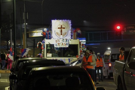 Jóvenes del Movimiento católico Nueva Evangelización realizaron su tradicional Caravana Navideña, por calles de la ciudad de Xalapa. 