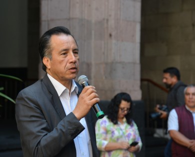 En su mensaje el mandatario Estatal agradeció a los trabajadores de los medios, y dijo que aunque hay veces que no estén de acuerdo en cuanto la información  que se da, el gobierno respeta la libertad de expresión. 