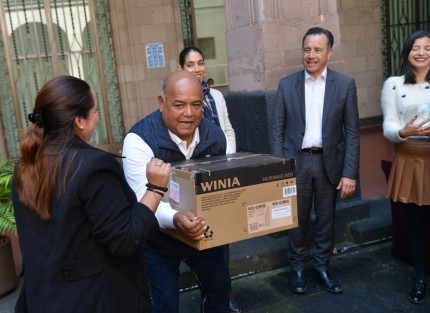 Se rifaron algunos premios para los asistentes.  