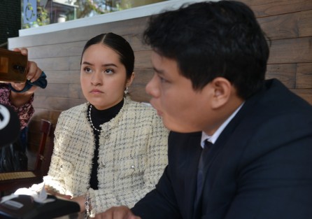 Viviana Franco Alvarado, dijo acerca de la nueva orden de aprehensión en contra de su padre, Rogelio N, por peculado equiparado y ejercicio indebido del servicio público, que él ya fue juzgado por estos delitos, por lo que catalogó tal acción como prevaricación. 