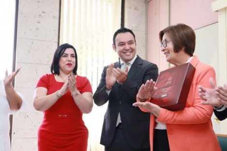 A nombre del Gobierno del Estado, el secretario de Finanzas y Planeación, José Luis Lima Franco agradeció a la LXVI Legislatura la aprobación del Presupuesto de Egresos 2023, cuyo total asciende a 148 mil 474 millones 622 mil 071 pesos, 5.1 por ciento más respecto a lo ejercido durante este año. 
