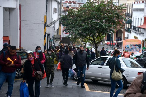 El frente número 18 se encuentra estacionario entre Tabasco y sur de Veracruz; mientras, su masa fría cubre gran parte de la entidad, generando potencial para nieblas, lloviznas y lluvias con acumulados máximos de 20 a 40 milímetros entre cuencas del Papaloapan al Tonalá. El viento del norte con rachas de 60 a 75 kilómetros por hora, principalmente en costas del centro y sur, y decreciendo.