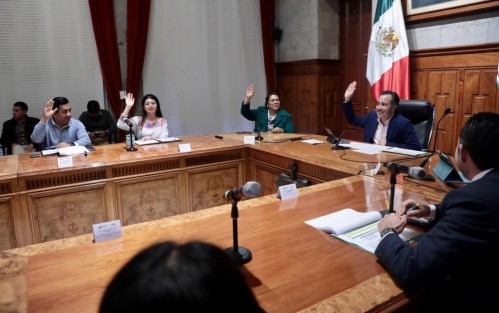 Se llevó a cabo la Cuarta Sesión Ordinaria del Órgano de Gobierno del Centro Estatal de Justicia Alternativa de Veracruz donde se recibió el informe de actividades de este año por parte del Director General Fernando Valerio, y se tomó protesta a Magda. Lisbeth Aurelia Jiménez Aguirre, Presidenta del Tribunal Superior de Justicia y del Consejo de la Judicatura del Poder Judicial del Estado de Veracruz, como integrante del Órgano de Gobierno del CEJAV. 