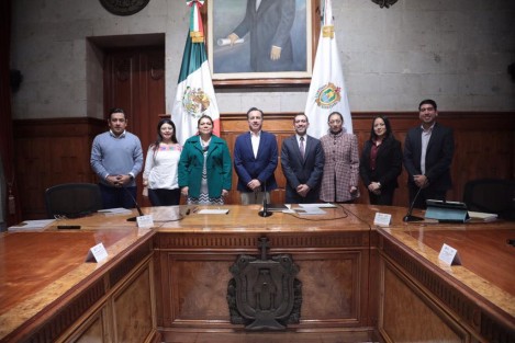 Se llevó a cabo la Cuarta Sesión Ordinaria del Órgano de Gobierno del Centro Estatal de Justicia Alternativa de Veracruz donde se recibió el informe de actividades de este año por parte del Director General Fernando Valerio, y se tomó protesta a Magda. Lisbeth Aurelia Jiménez Aguirre, Presidenta del Tribunal Superior de Justicia y del Consejo de la Judicatura del Poder Judicial del Estado de Veracruz, como integrante del Órgano de Gobierno del CEJAV. 