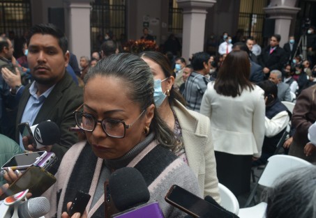 Asistieron a la presentación del 1er. Informe de Gobierno del alcalde Ricardo Ahued, el Gobernador Cuitláhuac García Jiménez, así como diputados locales y la senadora Gloria Sánchez, funcionarios estatales y empresarios. 