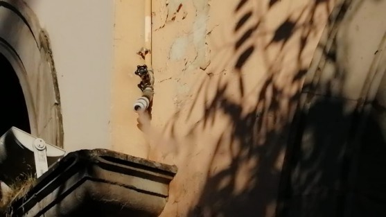 La mañana de este miércoles se reportó una fuga de gas sobre la calle Enríquez, proveniente de una toma ubicada en el edifico Nachita, del centro de la ciudad; cuerpos de emergencia acudieron para atenderla y el paso fue bloqueado por algunos minutos.