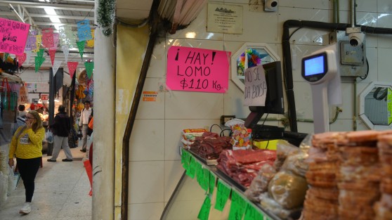 Comercios del centro de la ciudad ya tienen todos los productos de fin de año, pero a decir de los comerciantes,  por ahora no están llegando mucha gente, pese a estar a 2 días de concluir 2022.