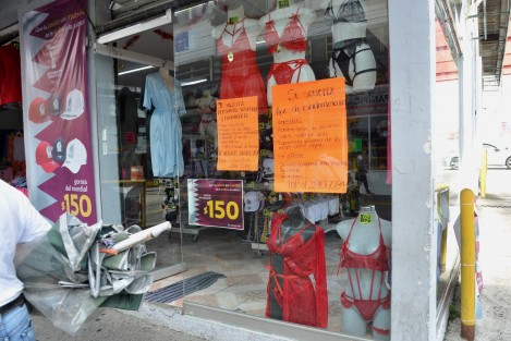 La ropa interior roja y amarilla ya se ha vuelto un tradición entre los que quieren atraer el amor o dinero para el próximo año 2023. 
