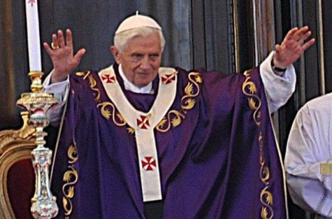 El Papa Benedicto XVI falleció este sábado, 31 de diciembre, a las 9:34 horas (hora de Itlalia) en el Monasterio Mater Ecclesiae del Vaticano.
