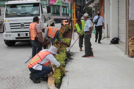 Hasta el último día del año, trabajadores municipales de Xalapa, dieron los últimos toques a obras recién concluidas. Ahora corresponde a la ciudadanía mantenerlas en buenas condiciones.