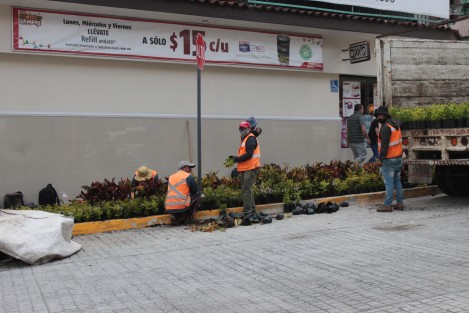 Hasta el último día del año, trabajadores municipales de Xalapa, dieron los últimos toques a obras recién concluidas. Ahora corresponde a la ciudadanía mantenerlas en buenas condiciones.