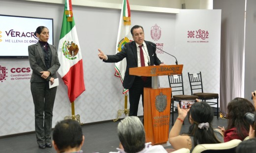 El Gobernador Cuitláhuac García Jiménez  ofreció conferencia de prensa acompañado de la Fiscal General del Estado, Verónica Hernández Giadáns, donde hablaron sobre los hechos violentos de los recientes días tanto en el centro como en el norte de la entidad.