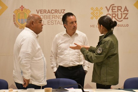 Durante la Mesa de Seguridad realizada este martes en Poza Rica, Ver., se informó que se tiene una sola línea de investigación por la ejecución de ocho personas en tres eventos distintos durante la noche del 1 de enero en  esa localidad, pues eran sitios donde se vendía droga. Y ya hay detenidos. 