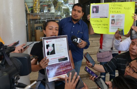 A un mes de la desaparición de Fátima Cristal González Patlas, en el municipio de Villa Aldama, Guadalupe Rubí Romero González exige a las autoridades avances de la investigación, ya que hasta el momento no ha tenido resultados. 