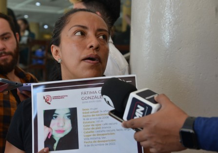A un mes de la desaparición de Fátima Cristal González Patlas, en el municipio de Villa Aldama, Guadalupe Rubí Romero González exige a las autoridades avances de la investigación, ya que hasta el momento no ha tenido resultados. 