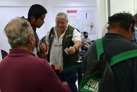 El delegado federal Manuel Huerta, anunció el calendario de atención en Xalapa, que por será con base en la inicial de su apellido. Agregó que todos los inscritos en el programa de apoyo, ya tienen depositado el dinero, por lo que no es necesario hacer filas, ya que la tarjeta es aceptada en muchos comercios. 