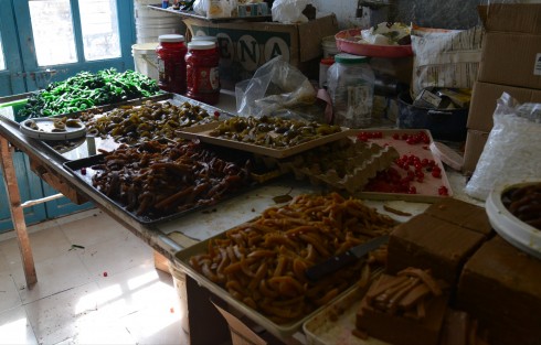 Una de las panaderías  más antiguas de Xalapa, es la sucursal de Xalapeños Ilustres de Panaderías Dauzón, donde los panaderos, algunos desde hace muchos años elaboran las roscas con el toque de la casa, o con las nuevas modalidades que se han adoptado, con las rellenas.  