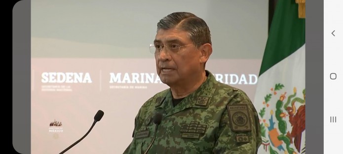 Integrantes del Gabinete de Seguridad confirmaron la detención de Ovidio N en operativo en el estado de Sinaloa. Sin permitir cuestionamientos de los medios, se dijo que el detenido ya fue trasladado a la Ciudad de México. 