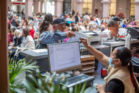 La participación de las personas adultas mayores en el pago del Predial 2023 ha sido ejemplar, pues con su contribución ayudan a que continúe la modernización de Xalapa, se vea la obra pública en las calles y atiendan las necesidades más urgentes, afirmó la directora de Ingresos, Patricia Ortega Pardo. 

