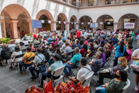 La participación de las personas adultas mayores en el pago del Predial 2023 ha sido ejemplar, pues con su contribución ayudan a que continúe la modernización de Xalapa, se vea la obra pública en las calles y atiendan las necesidades más urgentes, afirmó la directora de Ingresos, Patricia Ortega Pardo. 

