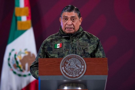 Durante la conferencia mañanera del Presidente López Obrador se informó que ningún civil inocente perdió la vida ayer en los hechos de Sinaloa. Fallecieron 10 militares y 19 agresores; hay 21 detenidos y se aseguró armamento de grueso calibre, drogas y vehículos.  
