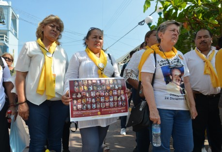 A diez años de haber desaparecido 8 elementos de la policía municipal de Úrsulo Galván, sus familiares siguen en la búsqueda, padres, hijos, hermanos y esposas continúan con la esperanza de poder a encontrar a sus seres queridos. 
