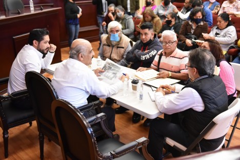 Acompañado por la síndica única, Cecilia Coronel Brizio, el regidor Daniel Fernández Carrión y el director de Participación Ciudadana, Juan Marín Viveros, el Edil escuchó y recibió las peticiones entregadas por las y los asistentes, con las que se elaborará la propuesta del Programa General de Inversión (PGI) 2023, el cual será aprobado por el Cabildo y el Consejo de Desarrollo Municipal (CDM), para entre todas y todos, construir una mejor ciudad.
 