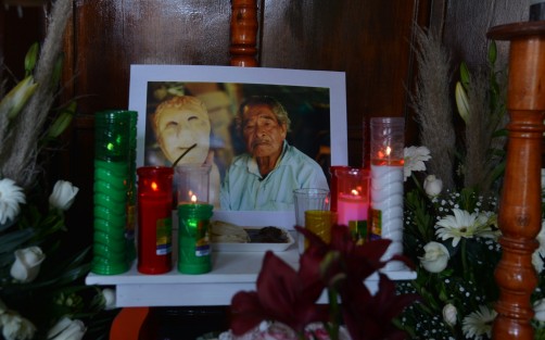 Familiares, amigos y el pueblo de Xico, Ver., dieron el último adiós a Don David Reynaldo Tepo, maestro mascarero cuyo trabajo estuvo presente desde hace 65 años en las fiestas de este Pueblo Mágico, en cada ocasión que se representaba la  típica danza de los Payasos.  