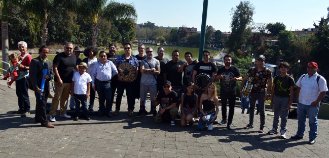 Bateristas y percusionistas sereunieron en Los Lagos para tomarse una foto grupal, sin importar género musical, simplemente  para tener un buen recuerdo del gremio de Xalapa