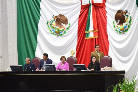 Durante la Decimoprimera Sesión Ordinaria del segundo año de labores, las y los diputados de este Congreso aprobaron el cambio de sede de las comparecencias de los organismos autónomos del estado, del auditorio Sebastián Lerdo de Tejada al Recinto Oficial de Sesiones del Palacio Legislativo. 