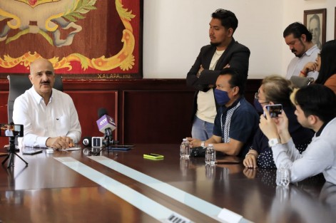  Con la inversión pública estatal y municipal y la participación ciudadana, tendremos una Xalapa mejor, porque el cambio es responsabilidad de todas y todos, aseguró el presidente municipal Ricardo Ahued Bardahuil.