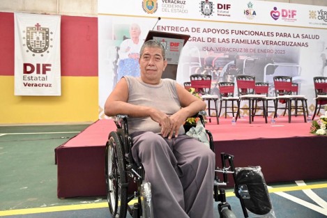 Con el apoyo de los DIF municipales y a través del DIF Estatal se entregaron apoyos funcionales a familias de los municipios de Isla, Cosamaloapan, José Azueta, Juan Rodríguez Clara, Santiago Sochiapan, Tierra Blanca y Tlacotalpan.
22
