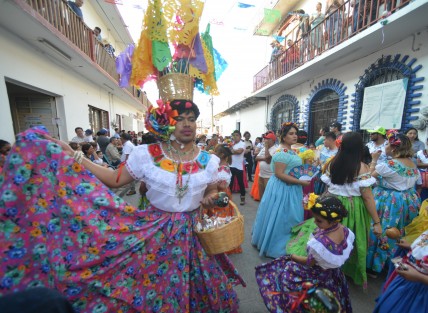  El baile de chuntàes se realiza durante la Fiesta Grande de Chiapa de Corzo. 