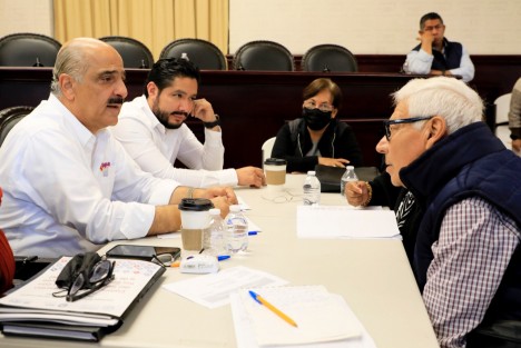 Este lunes, el presidente municipal Ricardo Ahued Bardahuil encabezó una jornada de audiencias ciudadanas, estrategia de puertas abiertas mediante la cual se escuchan de primera mano las necesidades de la población.  