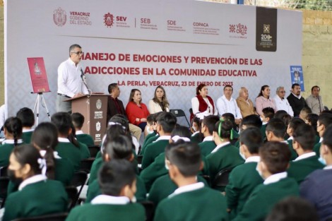 En el municipio de La Perla, inició la estrategia Manejo de emociones y Prevención de las adicciones en la Comunidad Educativa de Veracruz, para garantizar que todos los que integran la comunidad educativa se desarrollen en ambientes seguros, libres de los riesgos de las drogas y con especial atención y cuidado a la salud física y mental,  prioridad de la administración que encabeza Cuitláhuac García Jiménez.
