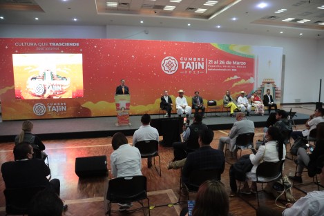 En el el Complejo Cultural Los Pinos, de la CDMX, se presentó la la Cumbre Tajín 2023, que tendrá lugar del 21 al 26 de marzo con más de 700 actividades entre talleres, exposiciones y la ceremonia ritual de los Voladores de Papantla.