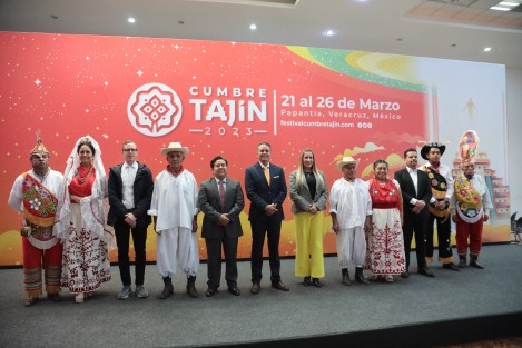 En el el Complejo Cultural Los Pinos, de la CDMX, se presentó la la Cumbre Tajín 2023, que tendrá lugar del 21 al 26 de marzo con más de 700 actividades entre talleres, exposiciones y la ceremonia ritual de los Voladores de Papantla.