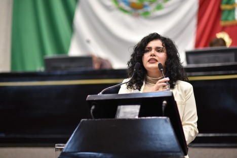 La diputada  Itzel Yescas Valdivia presentó en tribuna una propuesta ciudadana que plantea  una reducción de 30 por ciento en el Impuesto sobre erogaciones por remuneraciones al trabajo personal, a empresas que capten agua de lluvia para su uso.