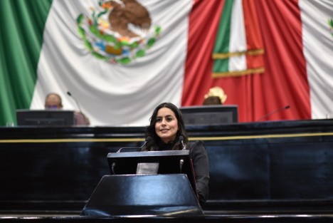 La violencia simbólica quedaría establecida en la Ley de Acceso de las Mujeres a una Vida Libre de Violencia para el Estado de Veracruz de Ignacio de la Llave, de acuerdo con la Iniciativa con Proyecto de Decreto. 