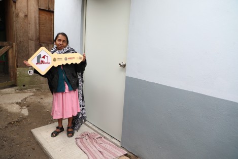 Entre las personas beneficiadas 12 son originarias de la cabecera municipal de Texhuacán y el mismo número de la comunidad Texutzingo Los Pinos; además, en Tequila recibieron el apoyo 20 familias de las localidades Moxala y Cotlajapa.