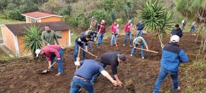 El Tequio Agrícola de este fin de semana se llevó a cabo en los municipios de Chinampa de Gorostiza, Tantoyuca, Álamo, Benito Juárez, Chicontepec, Zontecomatlán, Coatzintla, Zozozolco, Papantla, Tlapacoyan, Martínez de la Torre, Naolinco, Ayahualulco, Ixhuacán de los Reyes, Emiliano Zapata, entre otros.