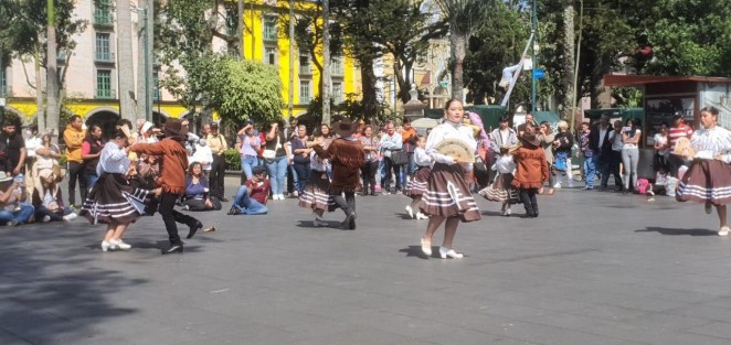 Como todos los domingos, se llevó a cabo el Programa permanente Domingos familiares en el Parque Juárez.