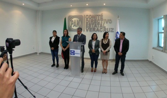 Federico Salomón Molina, presidente del Comité Directivo Estatal del PAN, Dijo que con el plan B de la reforma electoral  relacionadas con la propaganda gubernamental y la de responsabilidades administrativas “violan todos los principios democráticos por lo que se ha trabajado tanto y que garantizan unas elecciones limpias y con piso parejo para todas y todos”.