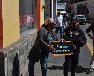También colocó en el mismo sitio, el nombre modificado de otras calle. 