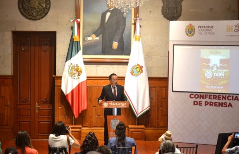 Este año, Cumbre Tajín tiene la premisa de hacer de la cultura el principal atractivo durante este gran Festival de la Identidad, del 21 al 26 de marzo, reiteró el gobernador Cuitláhuac García Jiménez al extender la invitación al turismo para visitar la región Totonaca de Veracruz.

