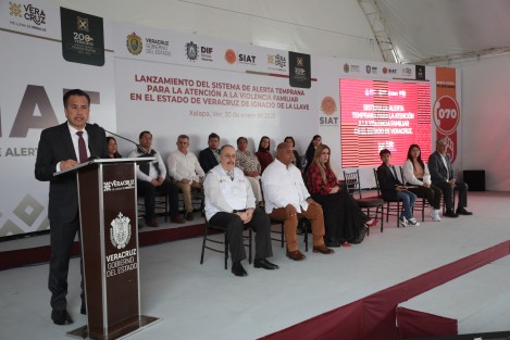 Acompañado por la directora del sistema estatal para el Desarrollo Integral de la Familia (DIF), Rebeca Quintanar Barceló convocaron a los 37 municipios participantes a trabajar conjuntamente, es una labor que debe ser de abajo hacia arriba, desde la comunidad y el municipio, ya que todos son corresponsables en la atención y prevención.