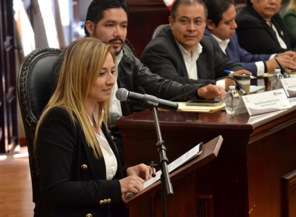 La directora de Cultura, Karla Montano Rocher, expresó que como parte de las políticas públicas impulsadas por la actual Administración, se realizó la entrega de estos estímulos económicos destinados a concluir y presentar proyectos culturales en colonias y Centros Comunitarios. 
