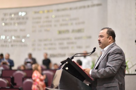 El diputado Juan Enrique Santos Mendoza propuso, mediante una iniciativa, una mayor coordinación entre municipios, estado y sociedad civil organizada para reorientar y rearticular los esfuerzos en materia de prevención del delito en la entidad e involucrar al sector educativo en la labor de promoción de los valores sociales y el respeto entre las personas. 